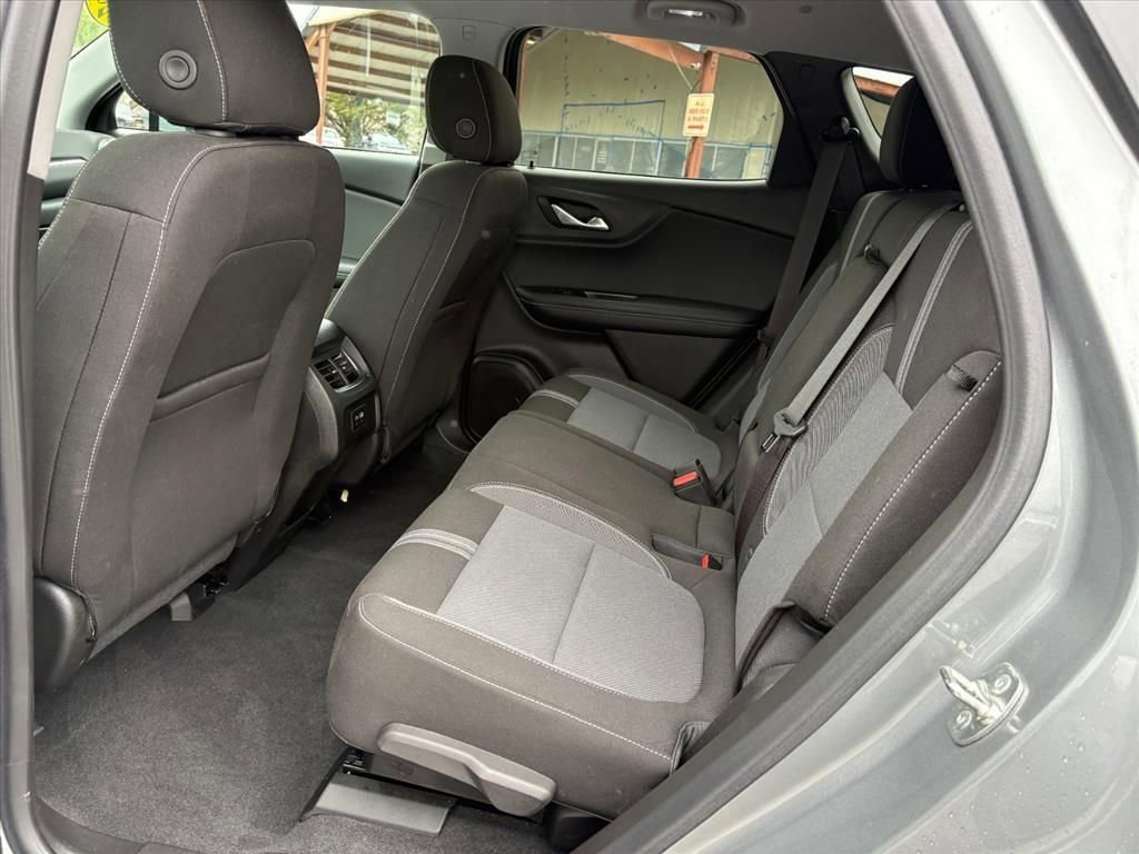 Used 2024 Chevrolet Blazer LT w/ Convenience Package FWD image 18