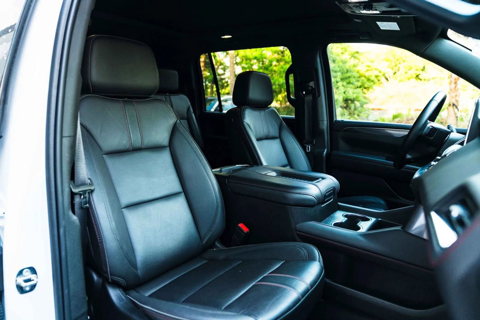 Used 2024 Chevrolet Suburban RST w/ Sport Performance Package RWD image 23