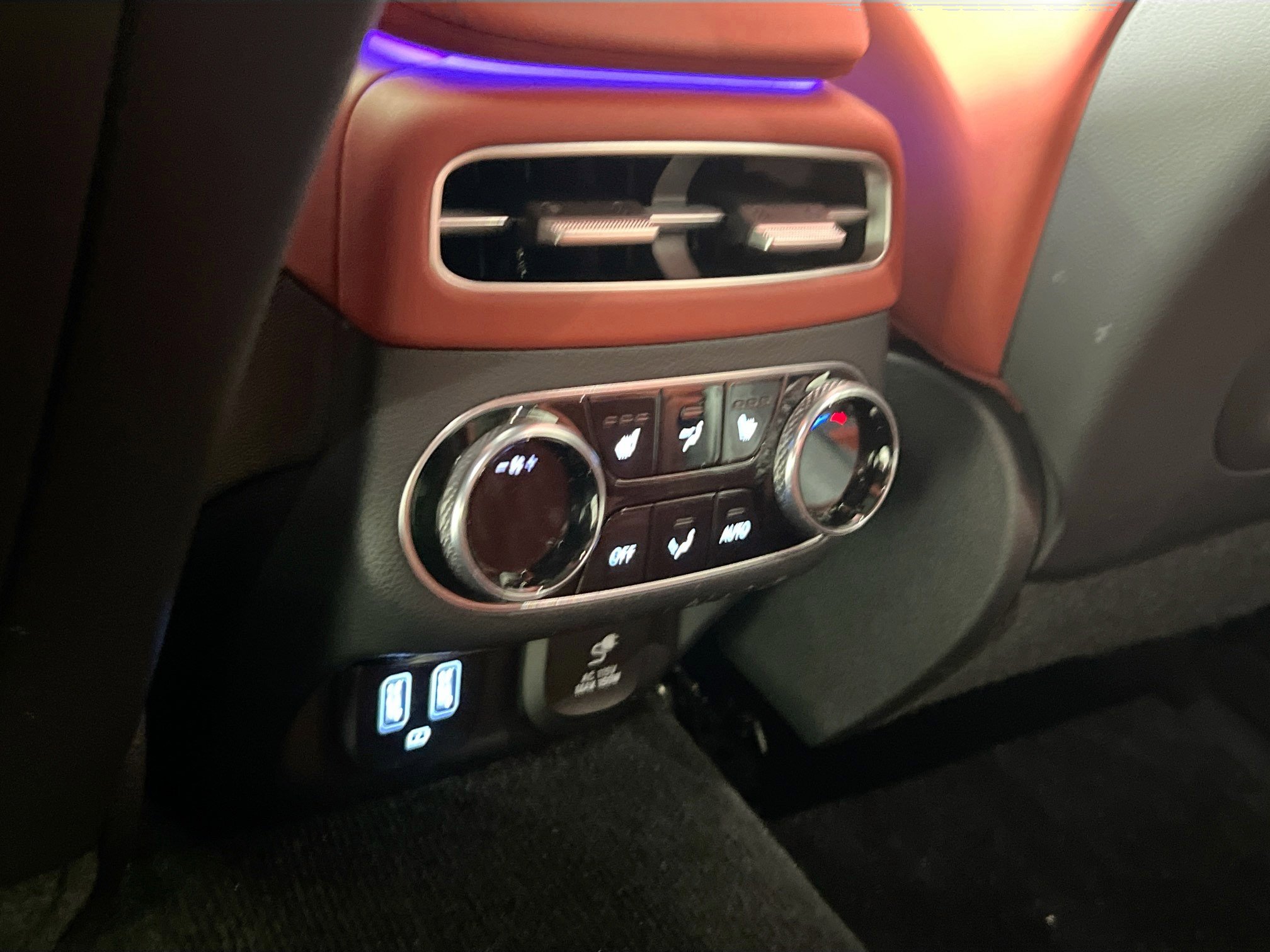 Used 2023 Genesis GV70 3.5T Sport w/ Sport Prestige Package image 27