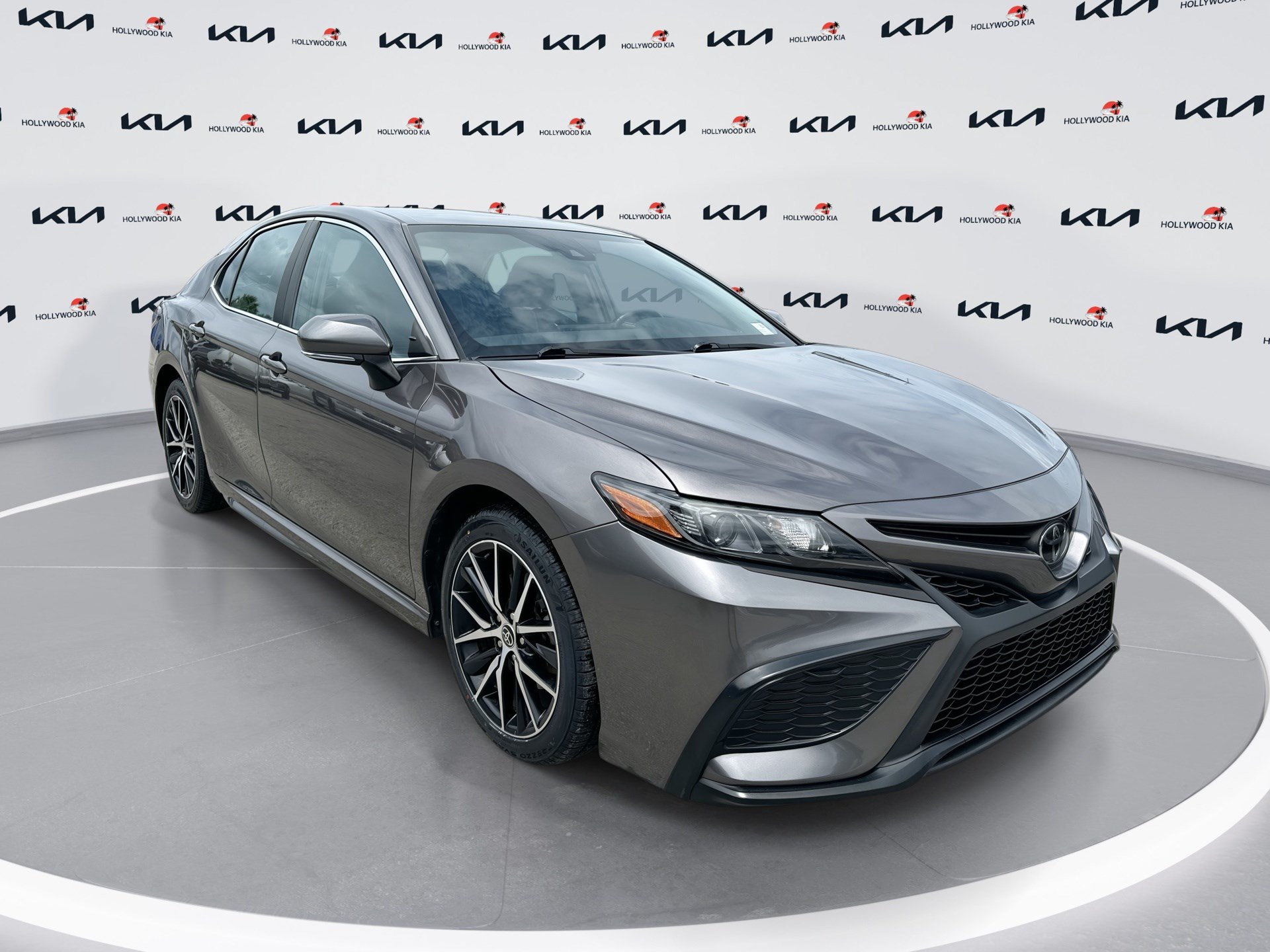 Used 2022 Toyota Camry SE FWD video 1