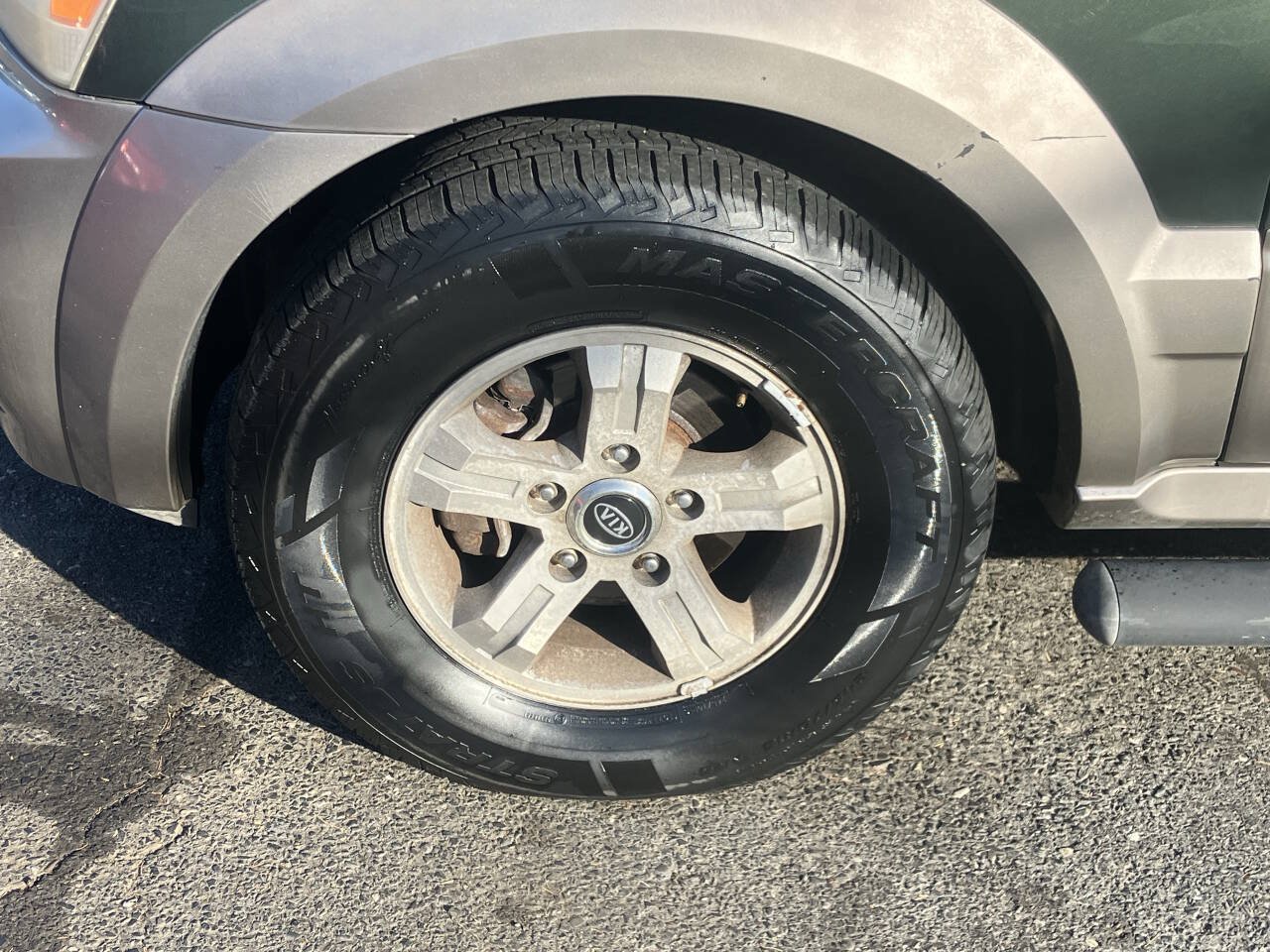 Used 2004 Kia Sorento EX AWD/4WD image 13