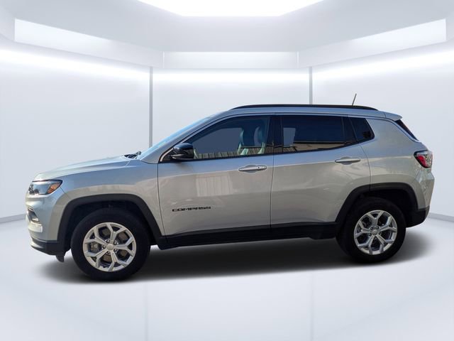 Used 2024 Jeep Compass Latitude image 6