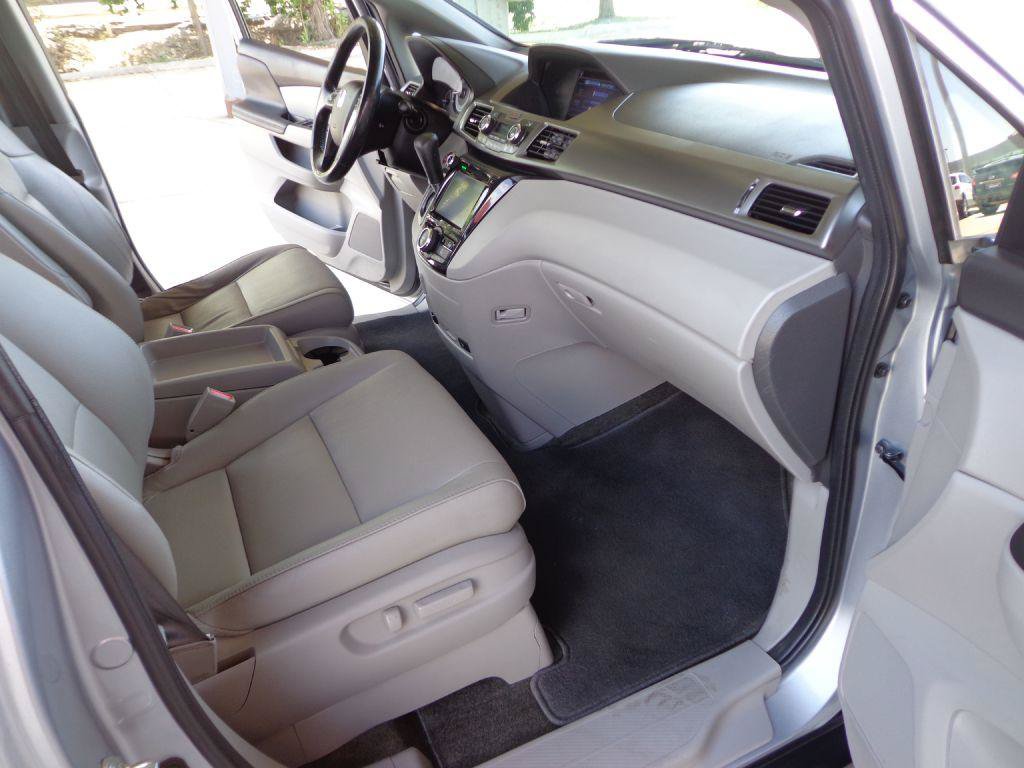 Used 2017 Honda Odyssey EX-L image 18