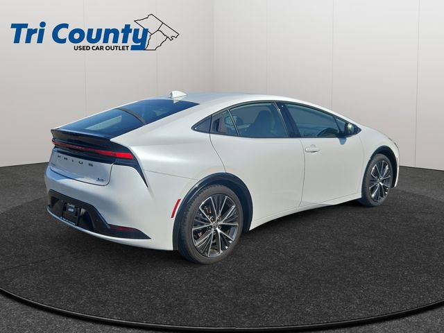 Used 2025 Toyota Prius XLE image 8