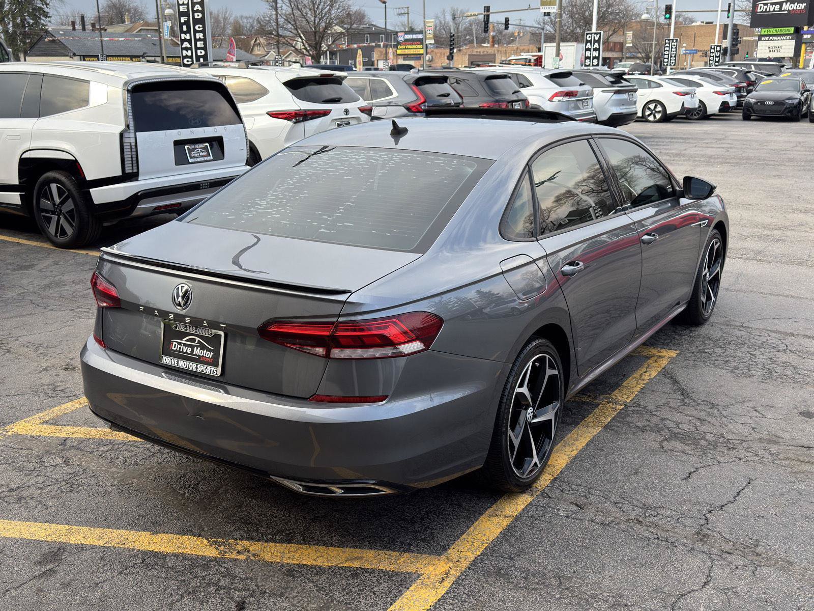 Used 2020 Volkswagen Passat 2.0T R-Line FWD image 9