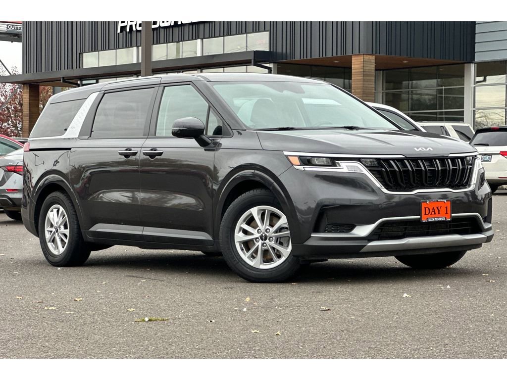 Used 2024 Kia Carnival LX image 2