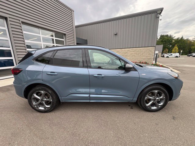 Used 2024 Ford Escape ST-Line w/ Tech Pack #1 AWD/4WD image 4