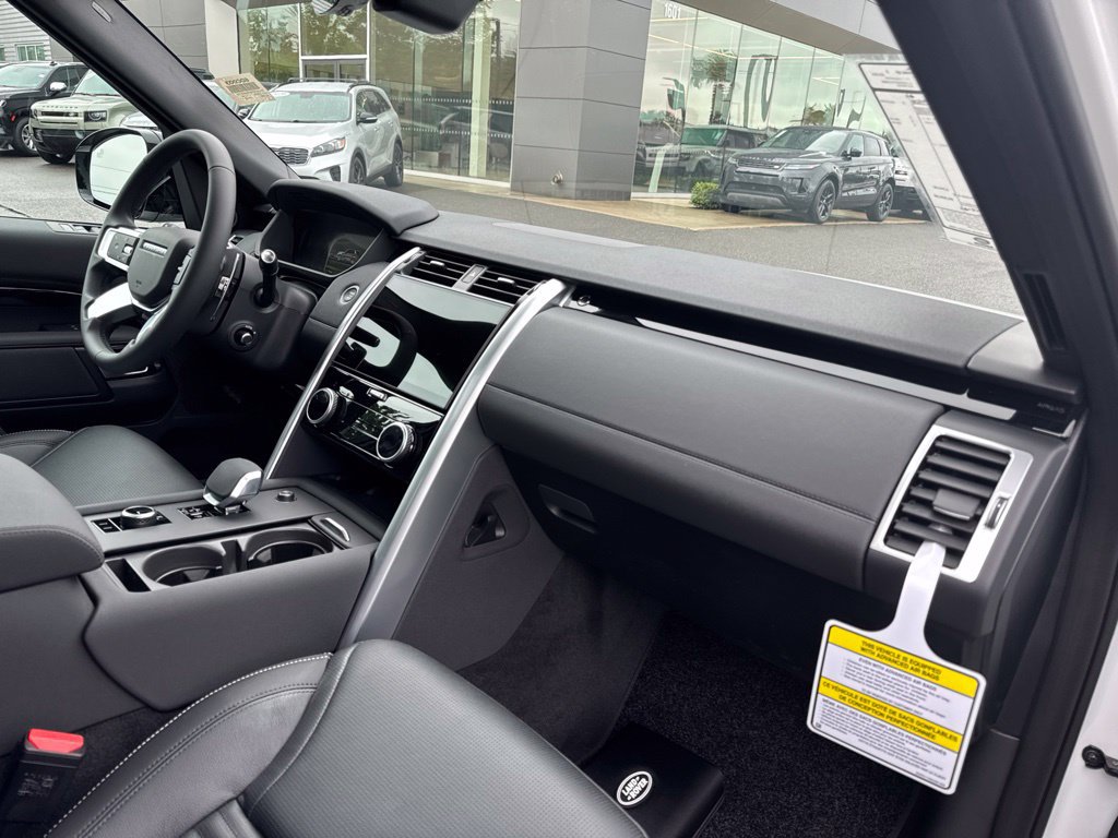 New 2026 Land Rover Discovery S AWD/4WD image 20