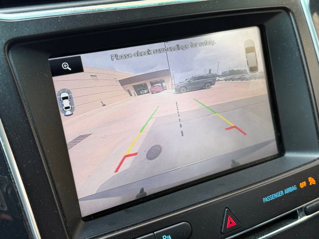 Used 2016 Ford Explorer Platinum image 18