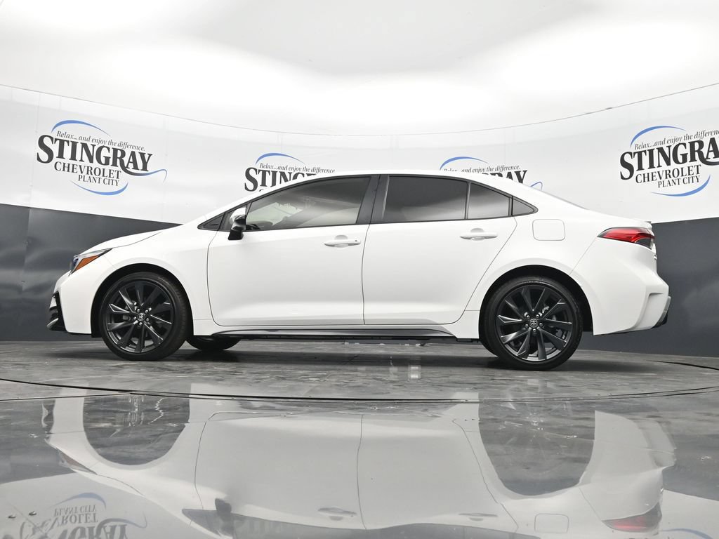 Used 2025 Toyota Corolla SE FWD image 32