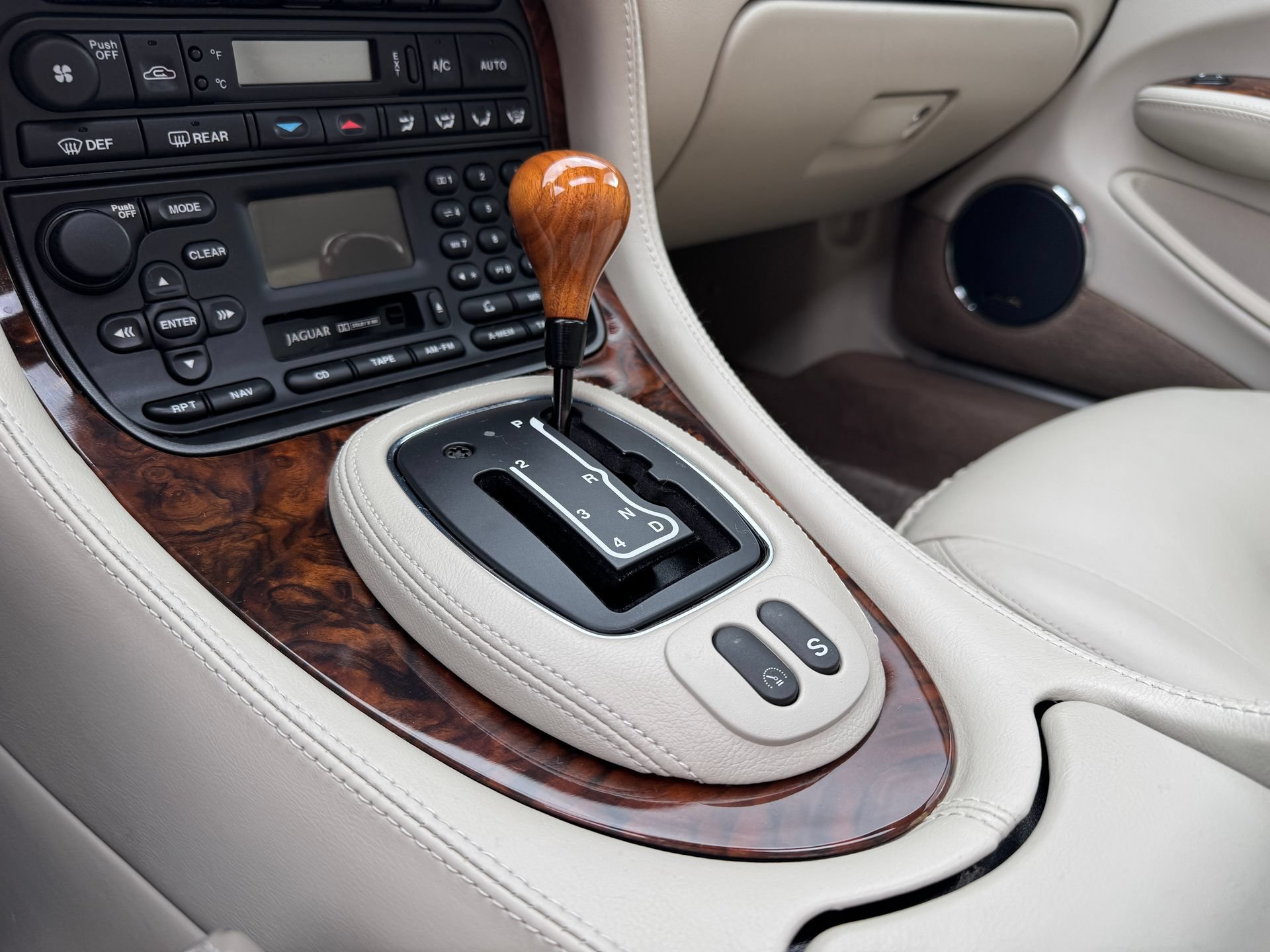 Used 2001 Jaguar XJ Supercharged RWD image 79