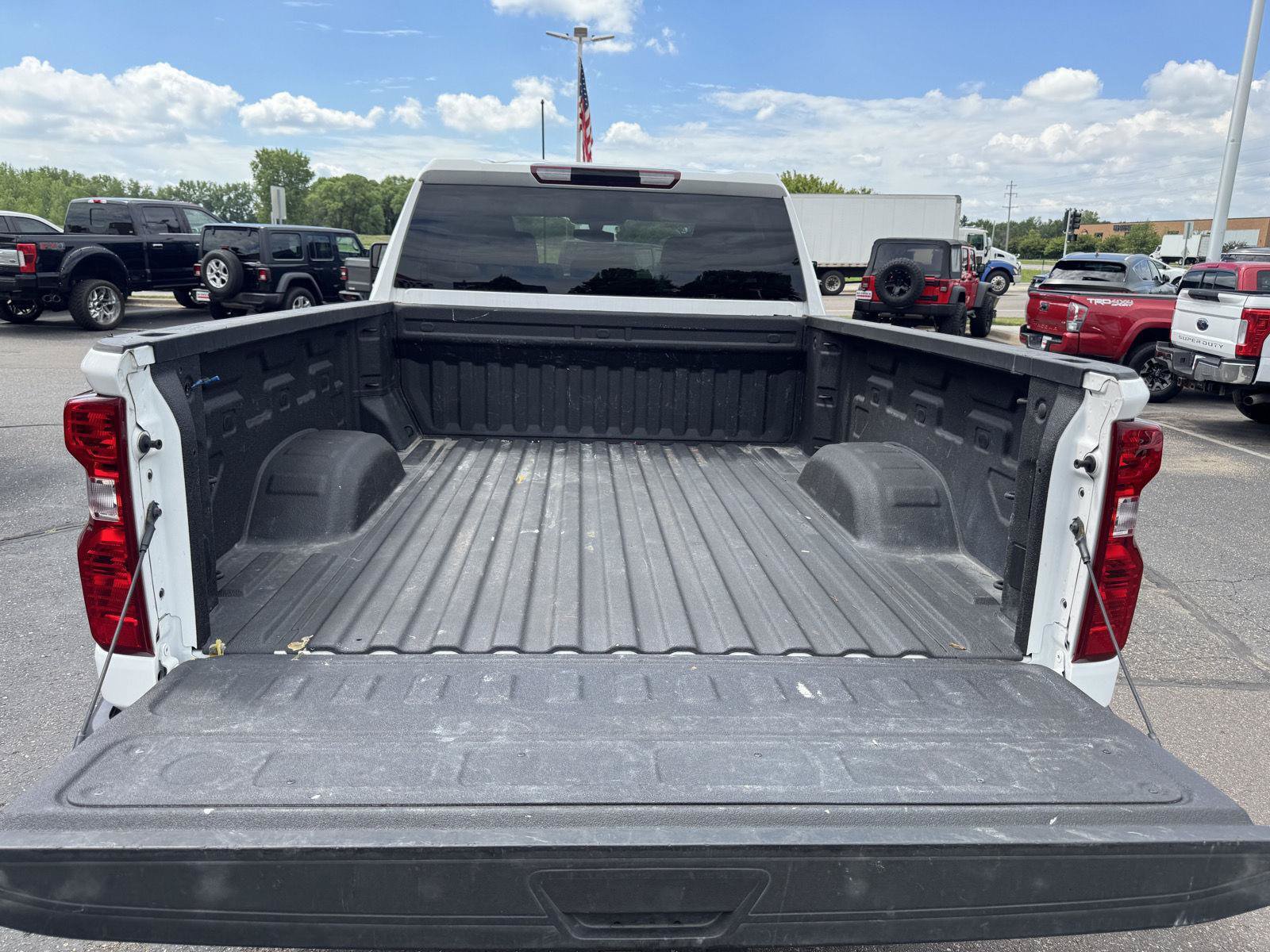 Used 2023 Chevrolet Silverado 2500 LT w/ Snow Plow Prep/Camper Package AWD/4WD image 28