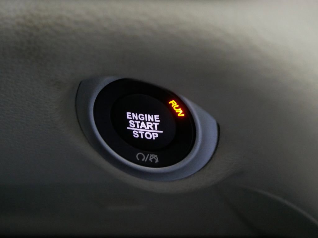 Used 2024 Chrysler Pacifica Limited image 23