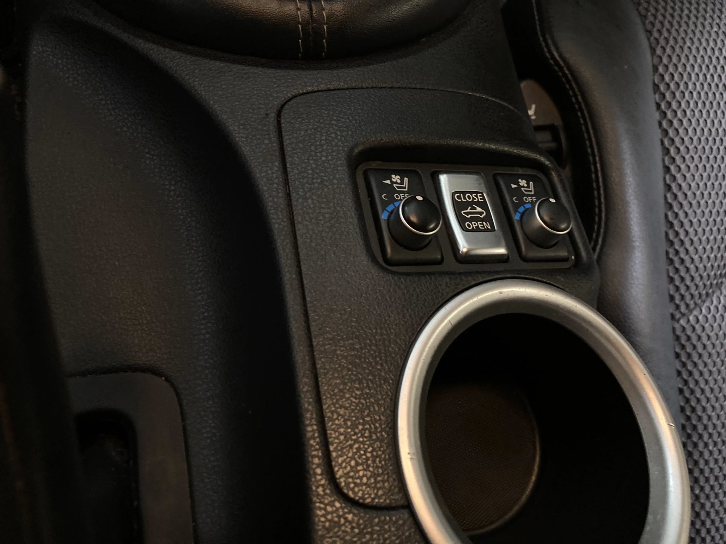 Used 2012 Nissan 370Z Touring w/ Sport Pkg RWD image 34
