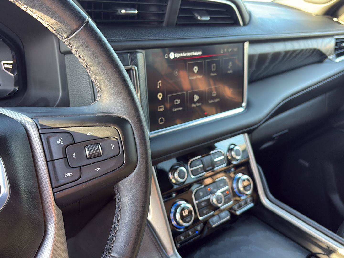 Used 2024 GMC Yukon Denali AWD/4WD image 15