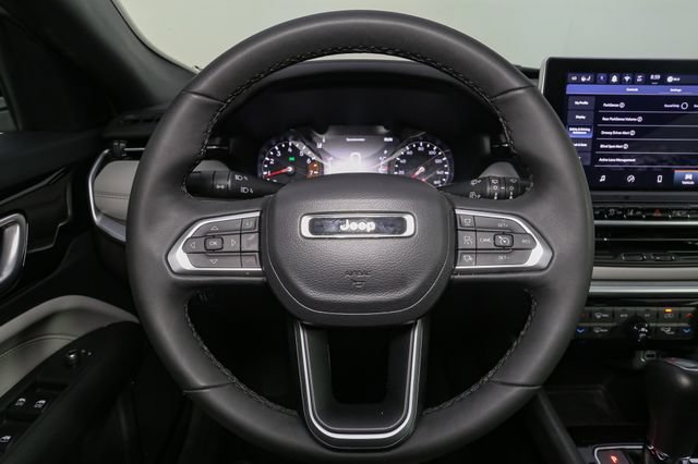 Used 2026 Jeep Compass Limited AWD/4WD image 29