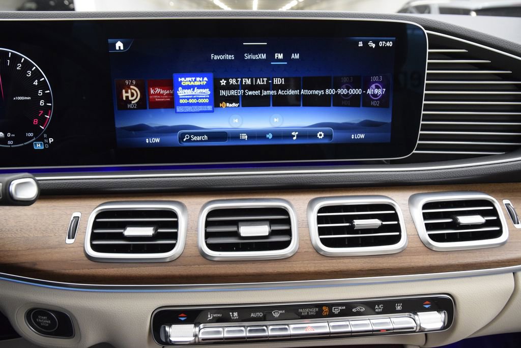 Used 2025 Mercedes-Benz GLE 450e 4MATIC image 30