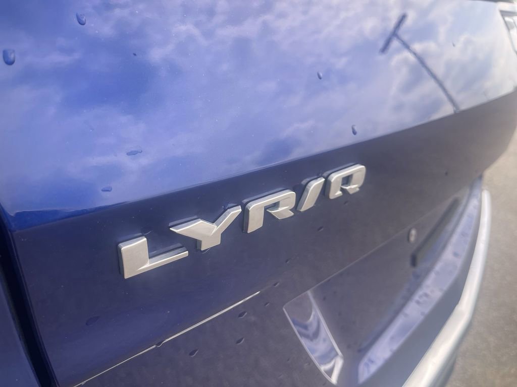 Used 2024 Cadillac Lyriq Luxury AWD/4WD image 4