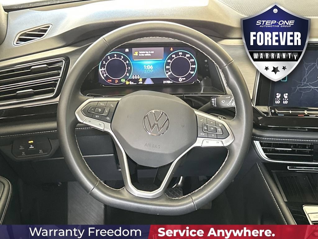 Used 2025 Volkswagen Atlas Cross Sport SE FWD image 17