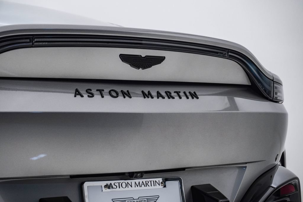 Used 2025 Aston Martin V8 Vantage Coupe RWD image 12