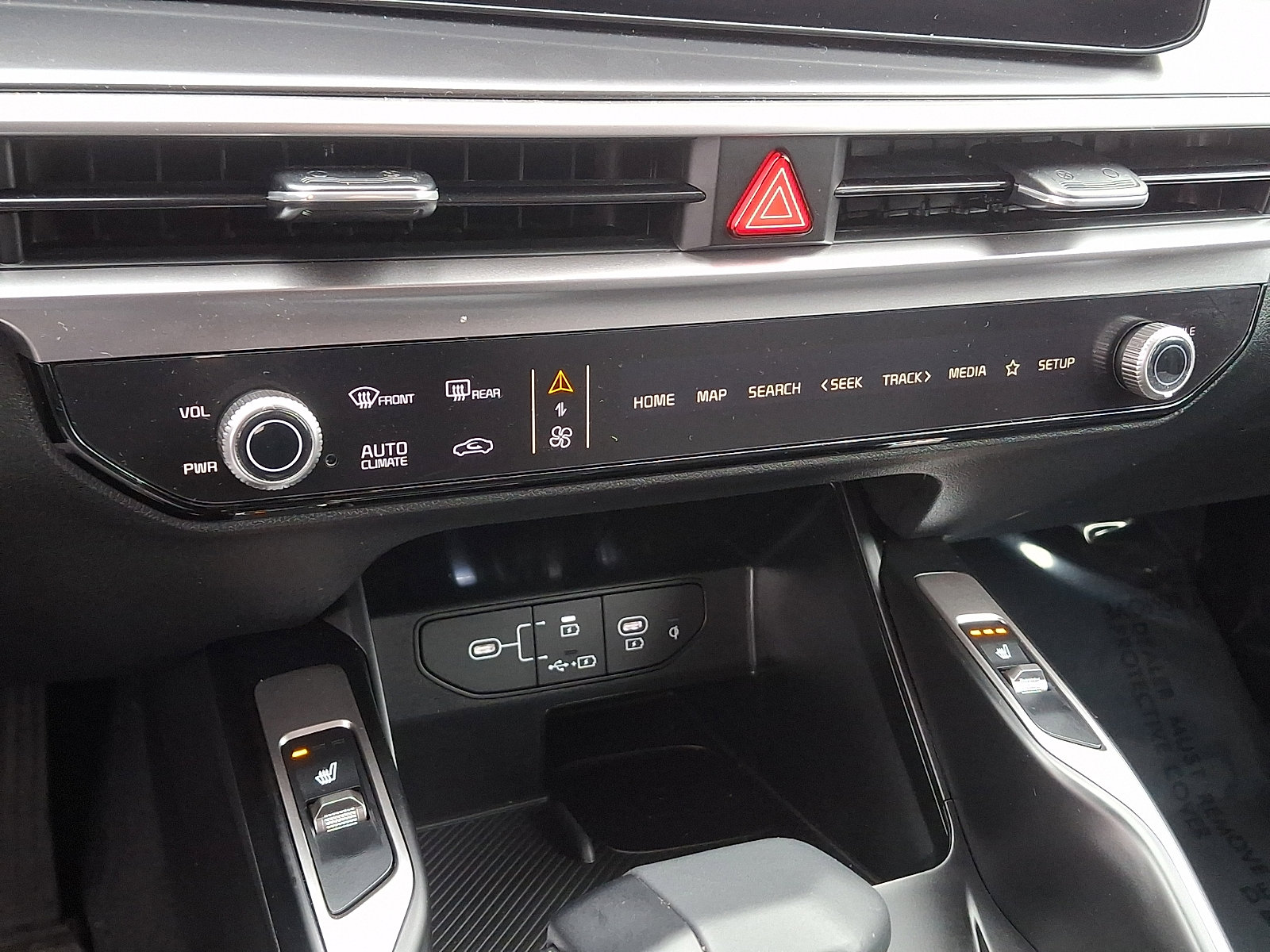 Used 2025 Kia Sorento EX w/ Panoramic Sunroof Package image 17