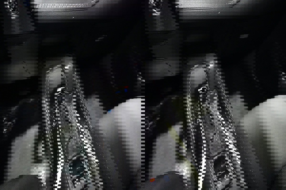 Used 2019 Toyota Corolla SE image 16