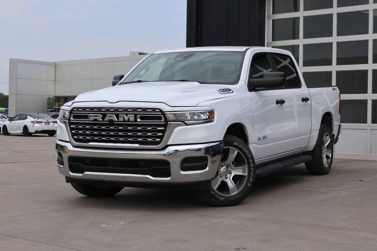 Used 2025 RAM 1500 Tradesman AWD/4WD image 3