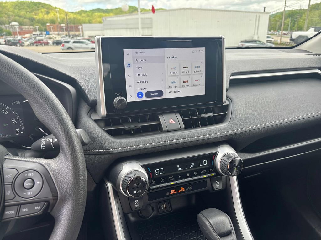 Used 2025 Toyota RAV4 XLE AWD/4WD image 16