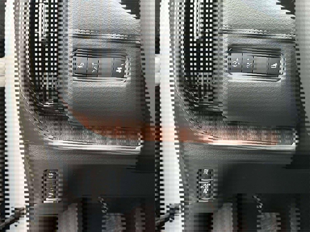 New 2025 Nissan Armada SL w/ Captain's Chari Seat Package image 22