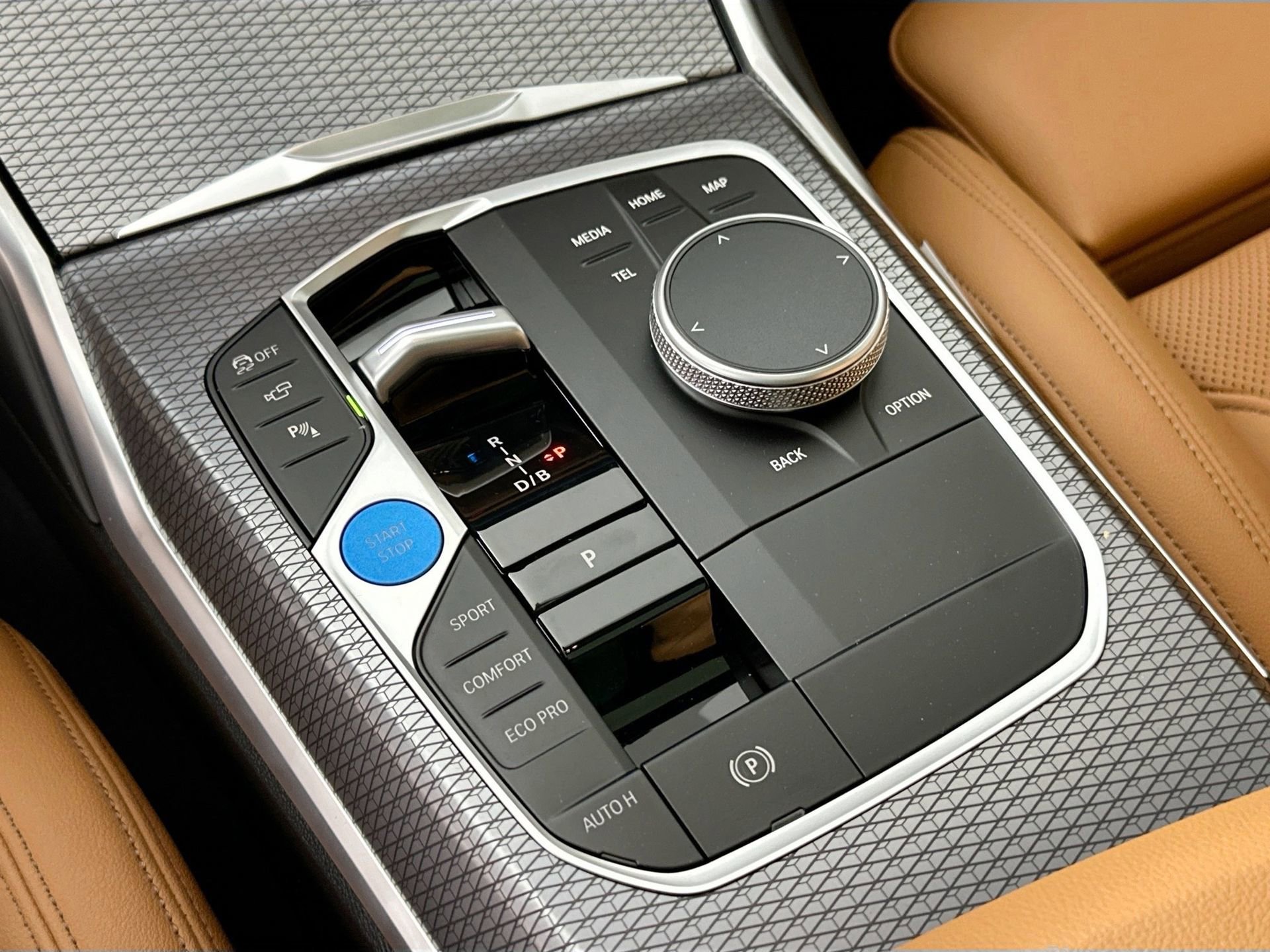 Used 2025 BMW i4 xDrive40i w/ Parking Assistance Package image 14