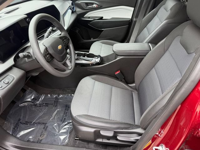 Certified 2025 Chevrolet Trax LT FWD image 12