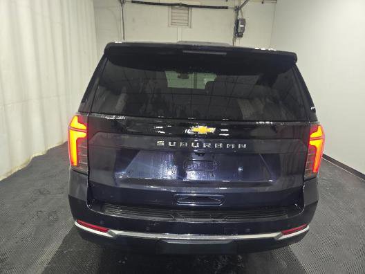 Used 2025 Chevrolet Suburban LS image 5