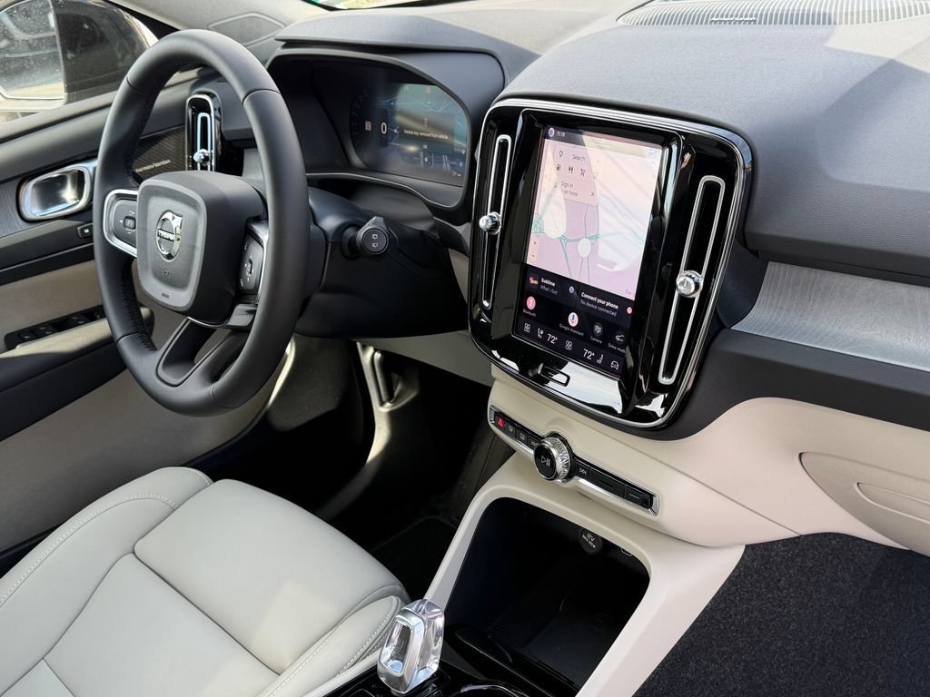 New 2026 Volvo XC40 B5 Plus w/ Climate Package AWD/4WD image 7
