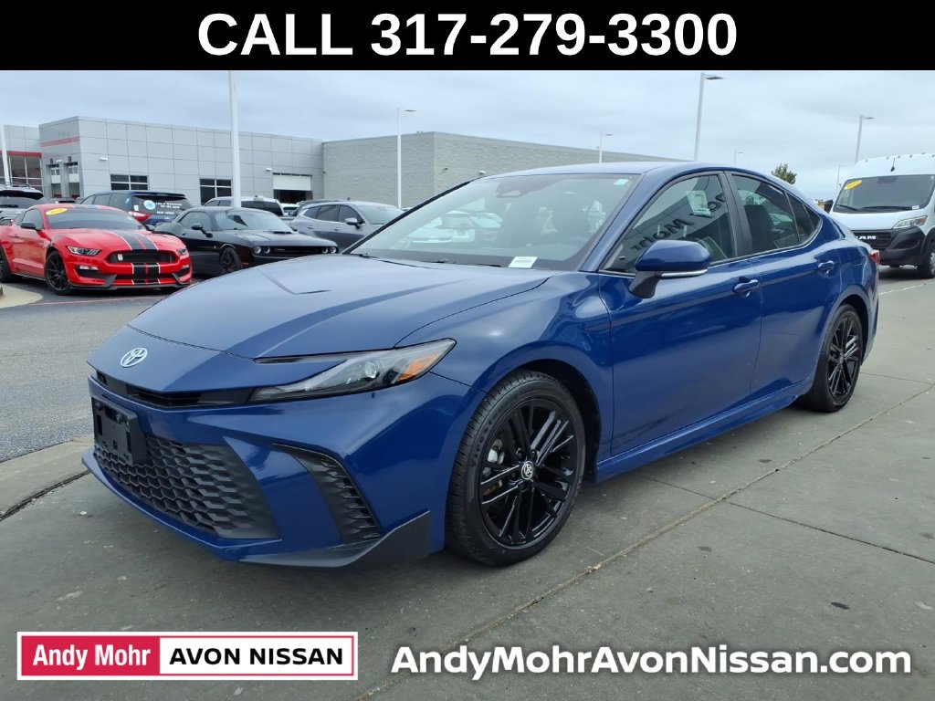 Used 2025 Toyota Camry SE FWD image 4