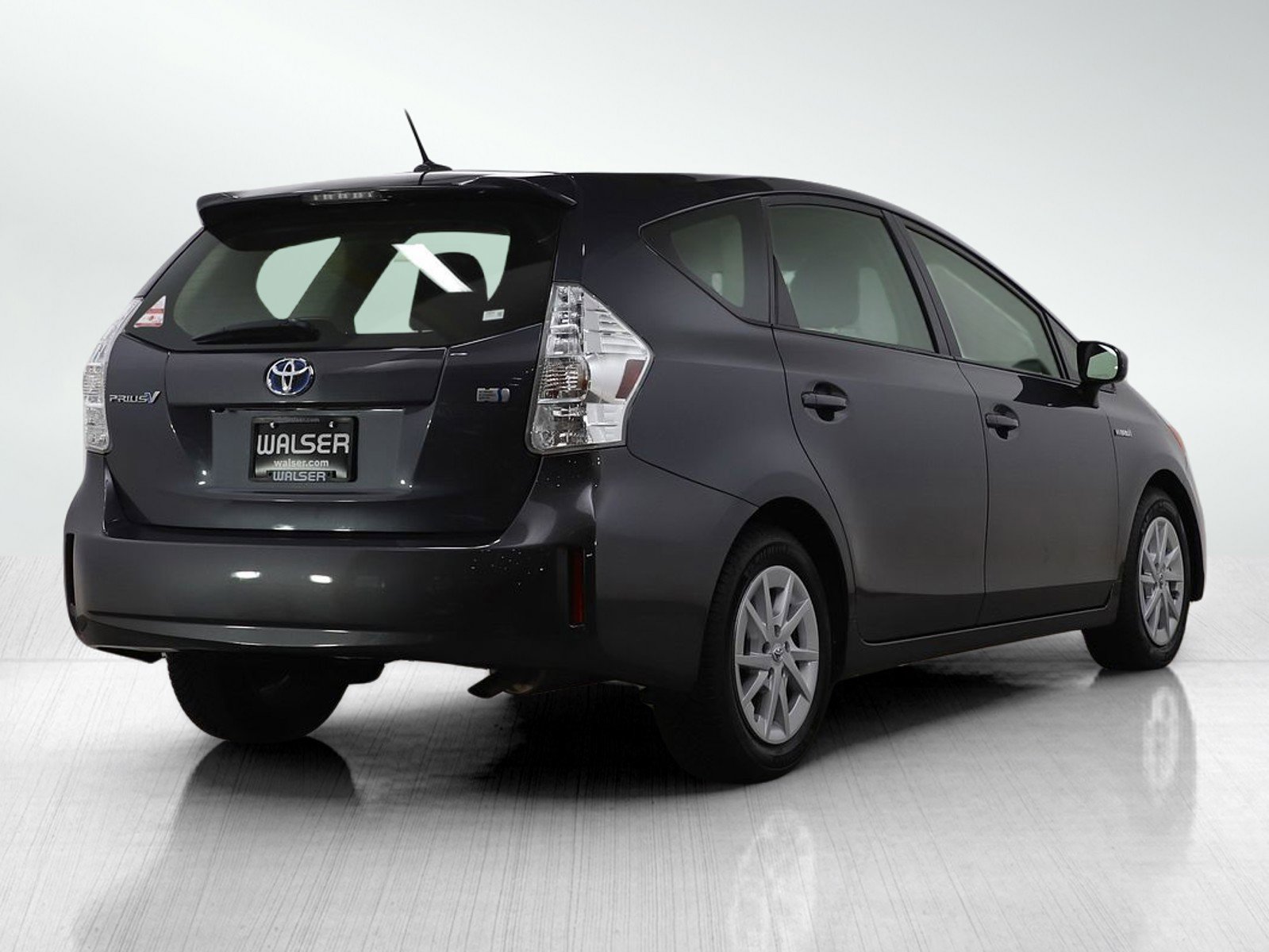 Used 2014 Toyota Prius V Three image 5