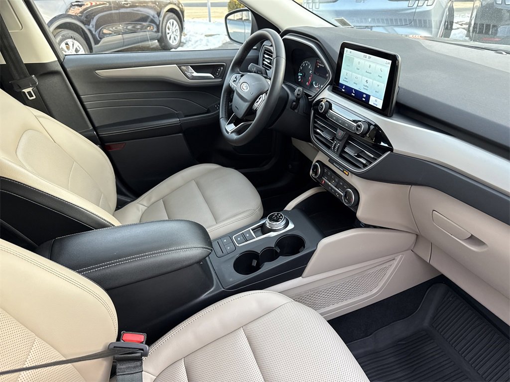Used 2022 Ford Escape SEL image 16