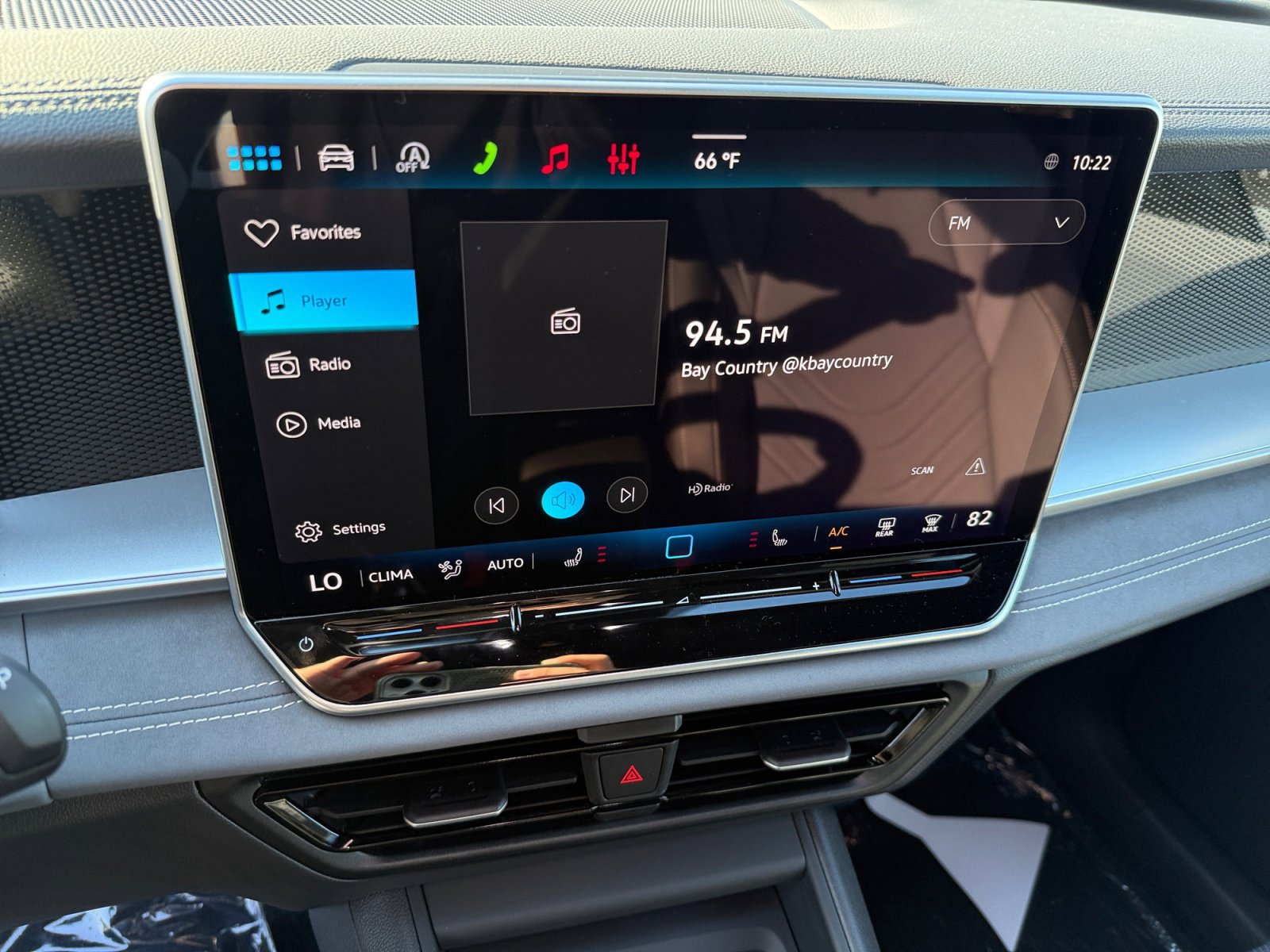 New 2026 Volkswagen Tiguan SE R-Line image 12
