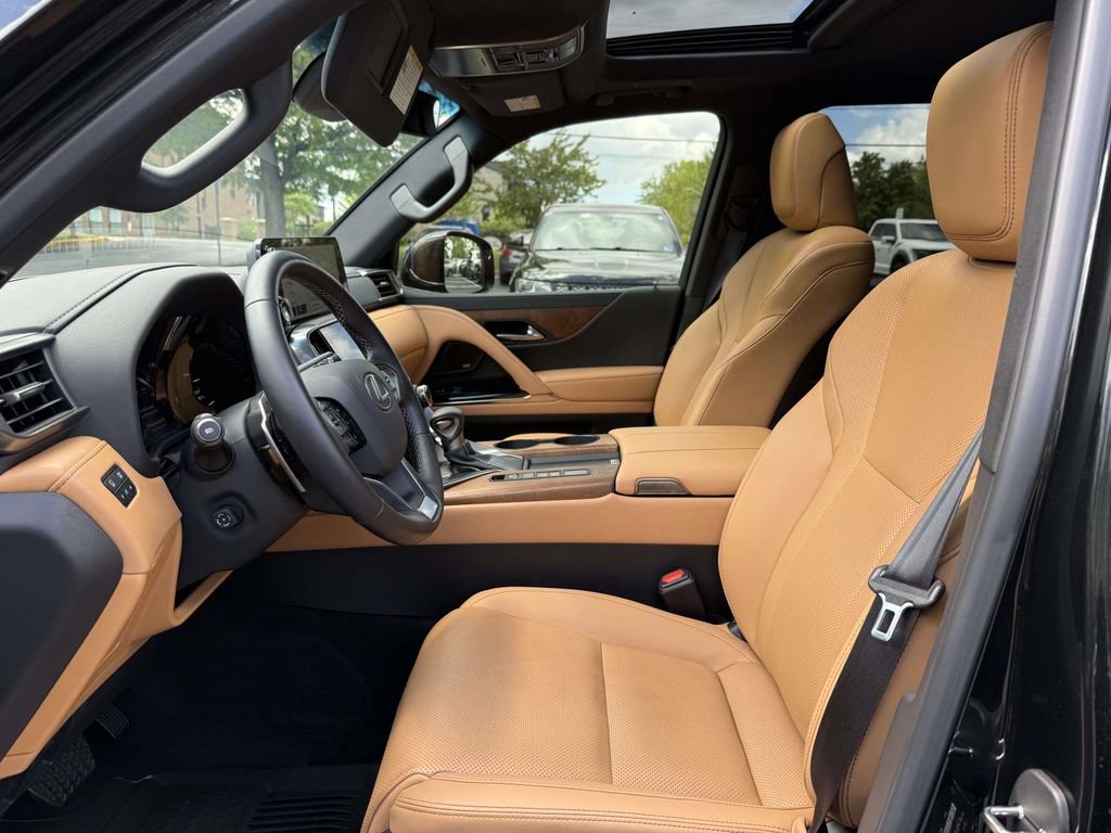 Used 2024 Lexus LX 600 4WD w/ Interior Upgrade Package image 15