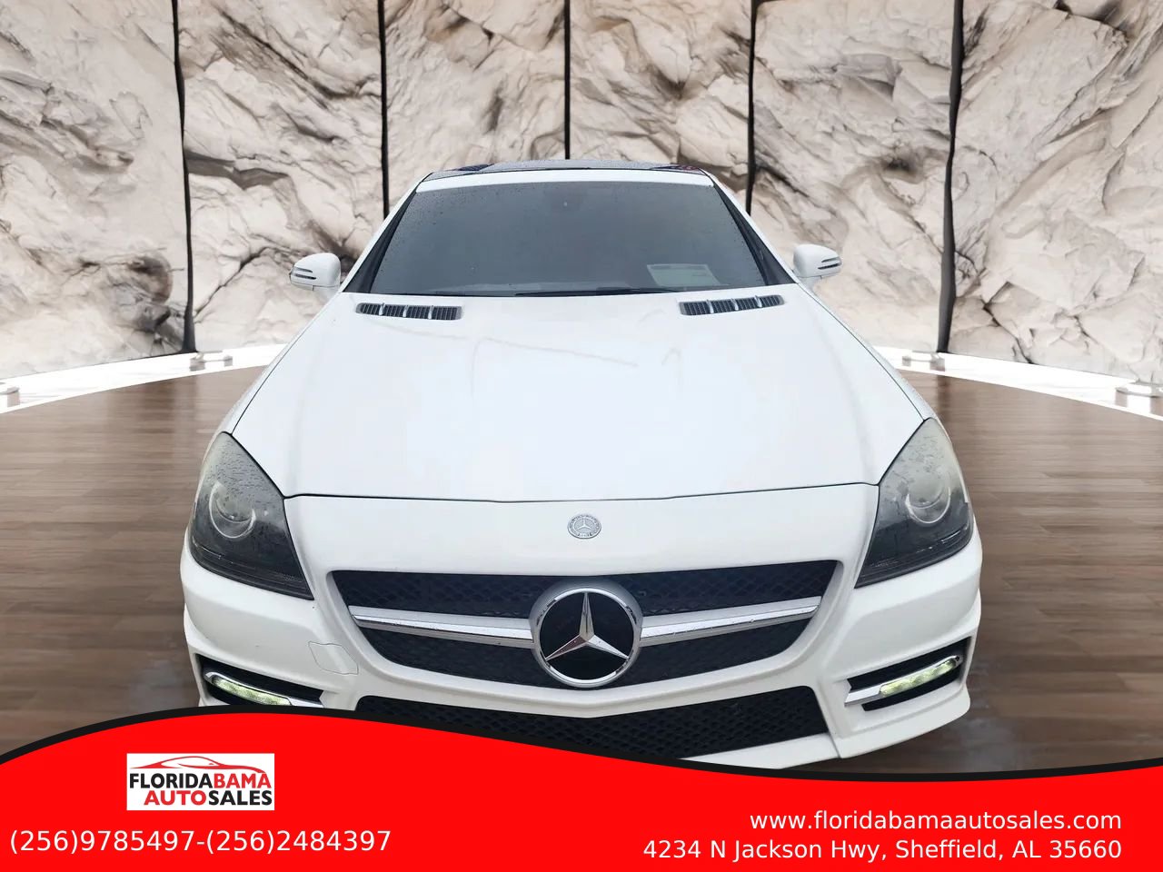 Used 2014 Mercedes-Benz SLK 250 w/ Sport Package image 2