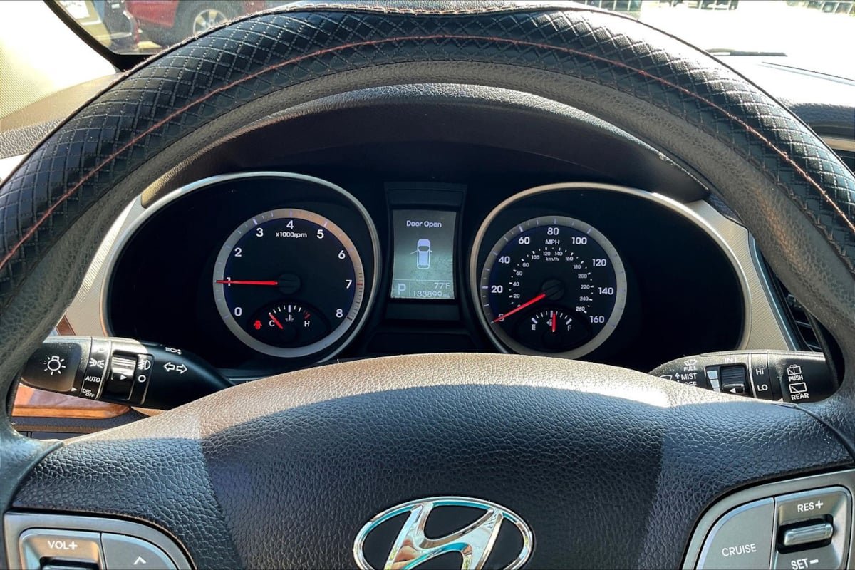 Used 2015 Hyundai Santa Fe GLS AWD/4WD image 13