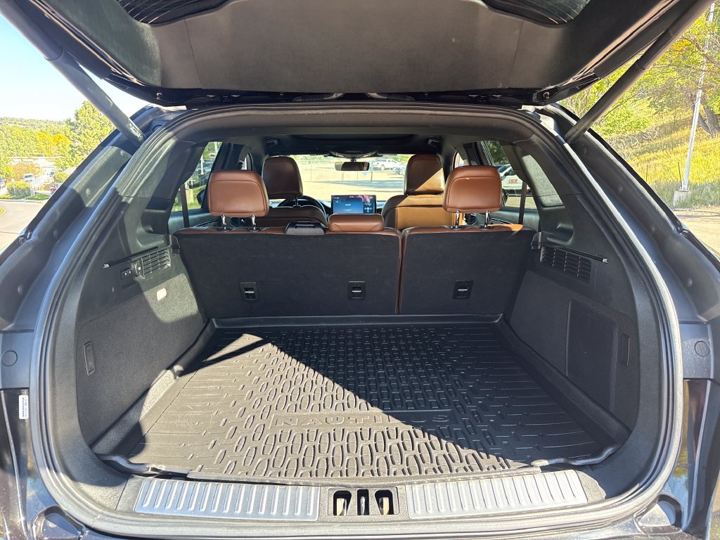 Certified 2022 Lincoln Nautilus Reserve w/ Luxury Package AWD/4WD image 8