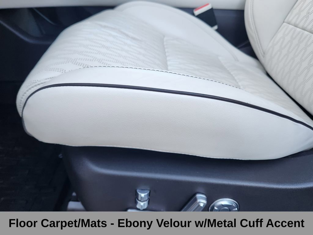 Used 2024 Lincoln Nautilus Black Label w/ Jet Appearance Package (87T) image 12