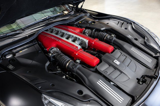Used 2014 Ferrari F12 Berlinetta RWD image 33