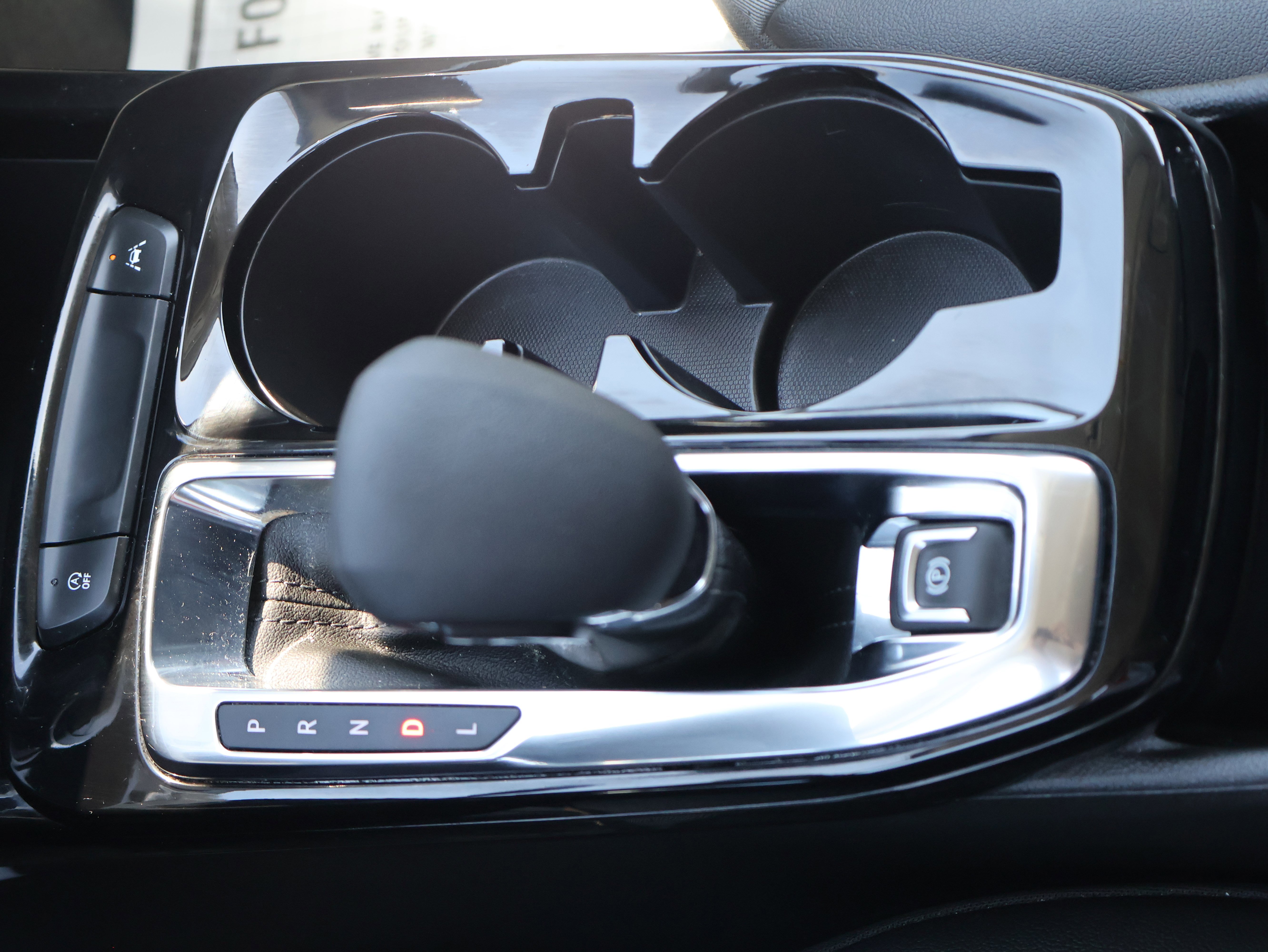 Used 2025 Chevrolet Trax LT w/ LT Convenience Package FWD image 30