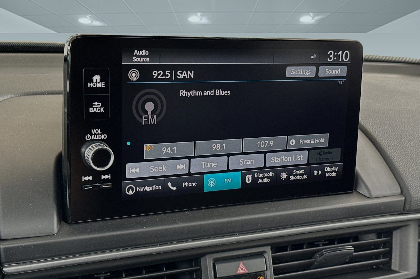 New 2025 Honda Pilot Touring image 21