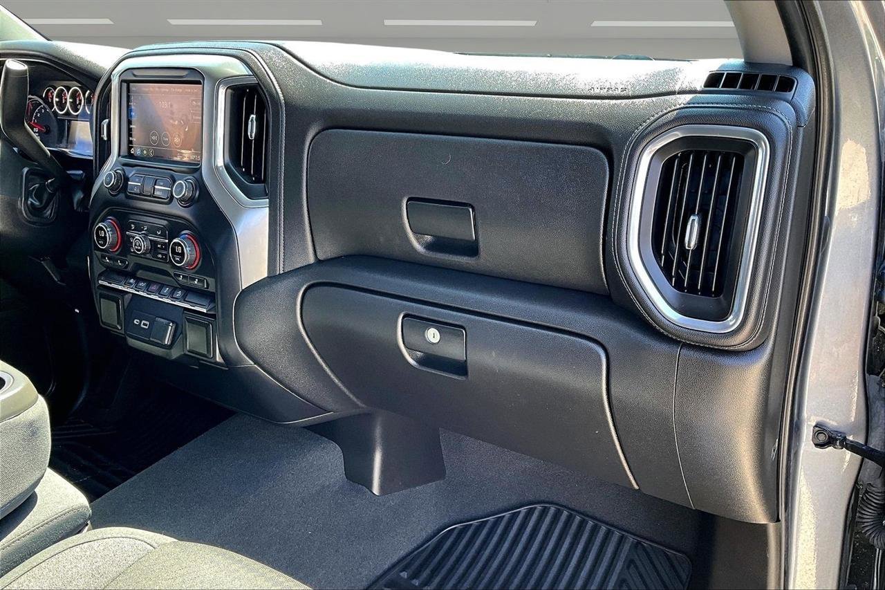 Used 2021 Chevrolet Silverado 1500 LT w/ Z71 Off-Road Package AWD/4WD image 29