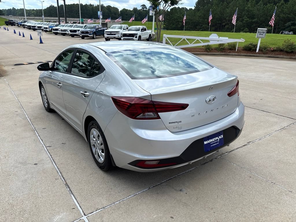 Used 2020 Hyundai Elantra SE FWD image 14