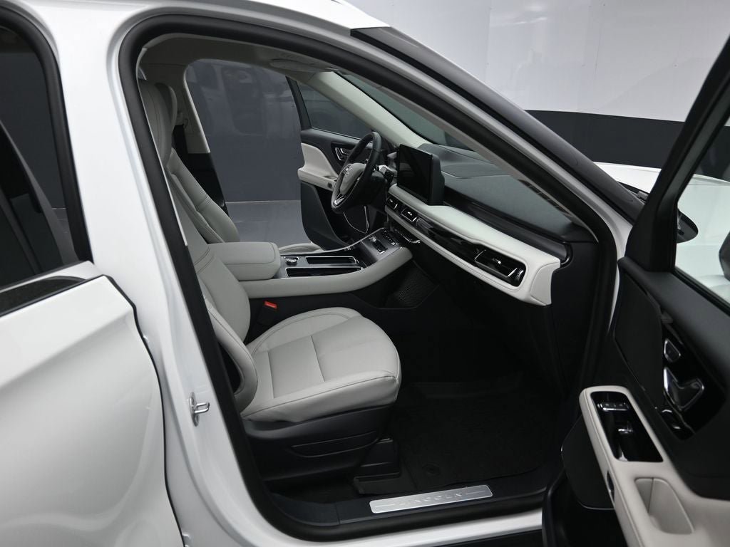 New 2026 Lincoln Aviator AWD image 36