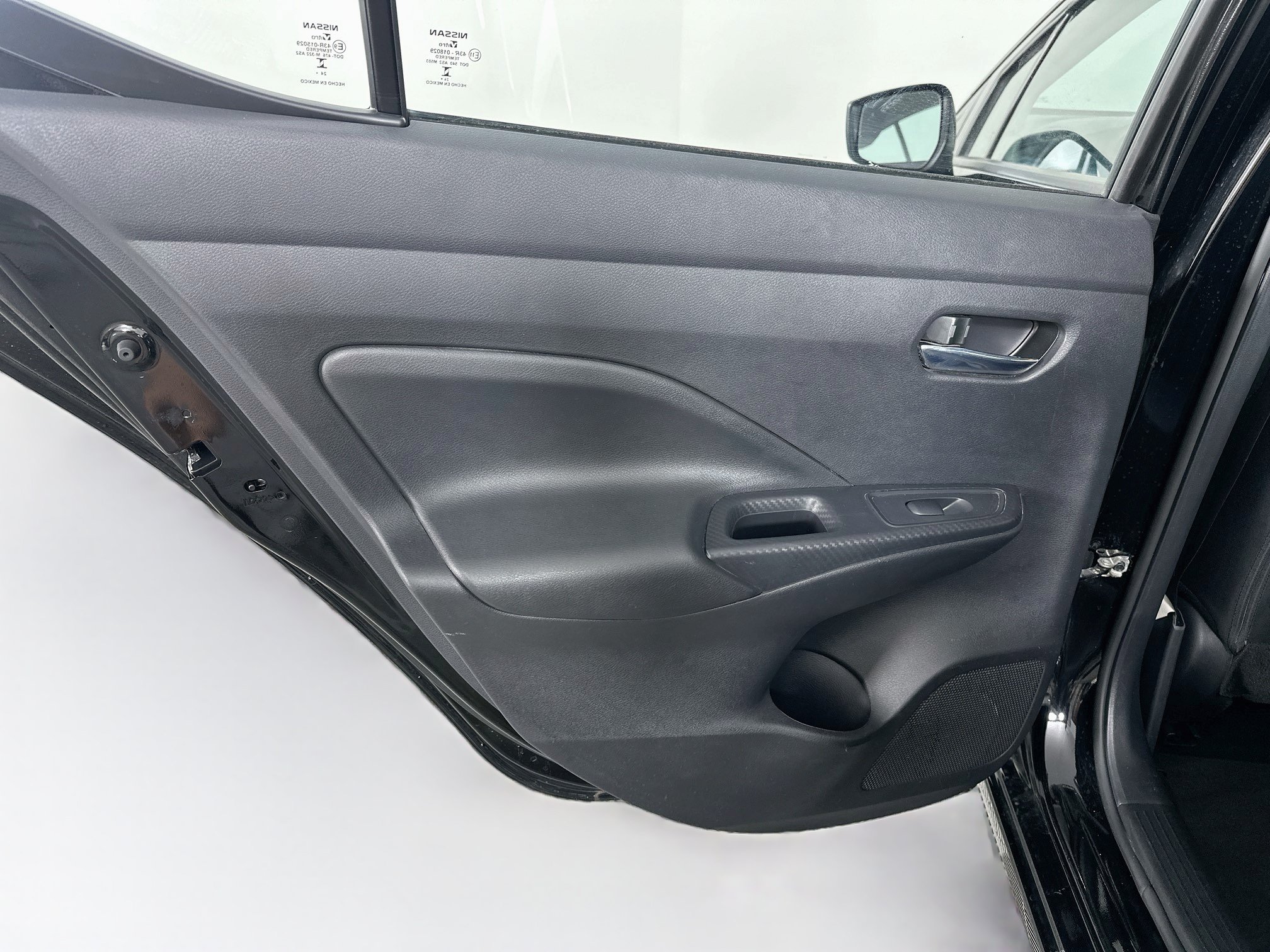 Used 2025 Nissan Versa SV FWD image 25