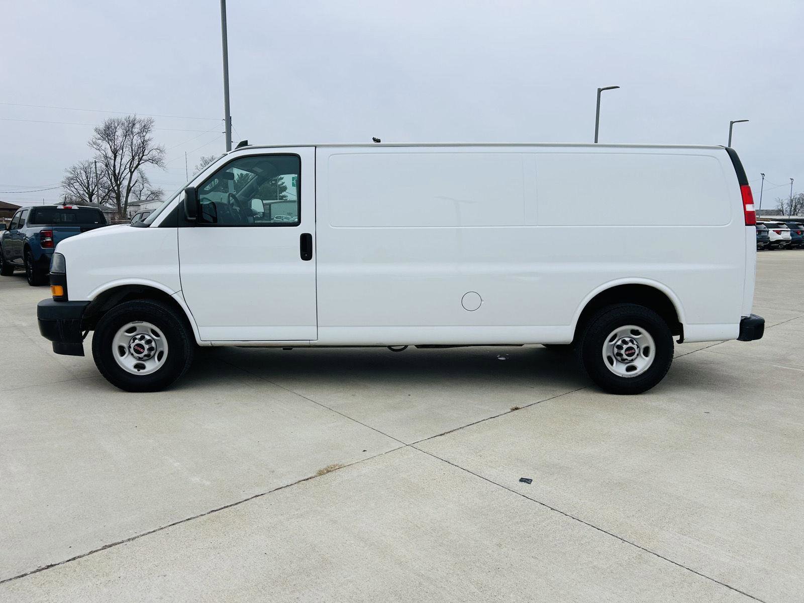 Used 2020 GMC Savana 2500 Extended w/ Driver Convenience Package image 22